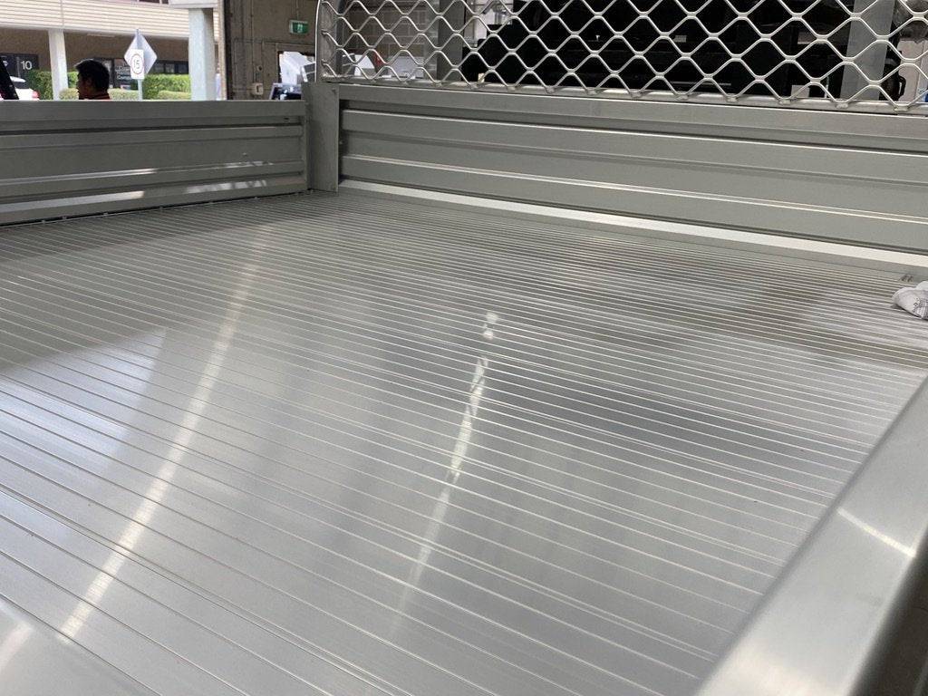 1900 Dual Cab Commercial Aluminium Tray - Image 27